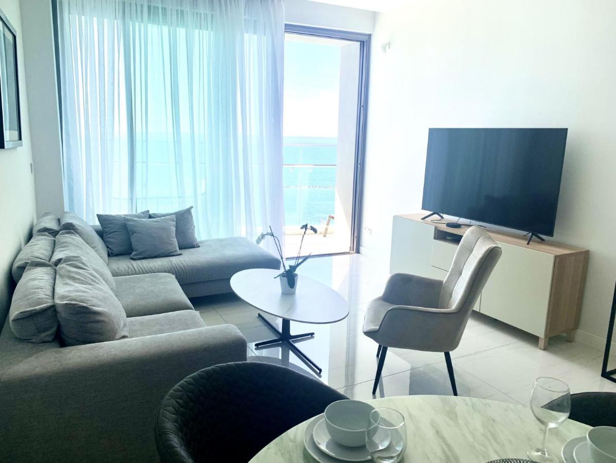 Del Mar Beachfront Boutique Residence Лімасол Екстер'єр фото